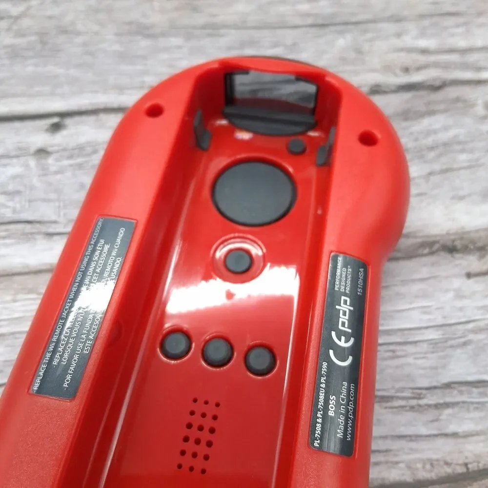 BOSS Big Oversized Super Shell For Nintendo Wii Remote Controllers Red